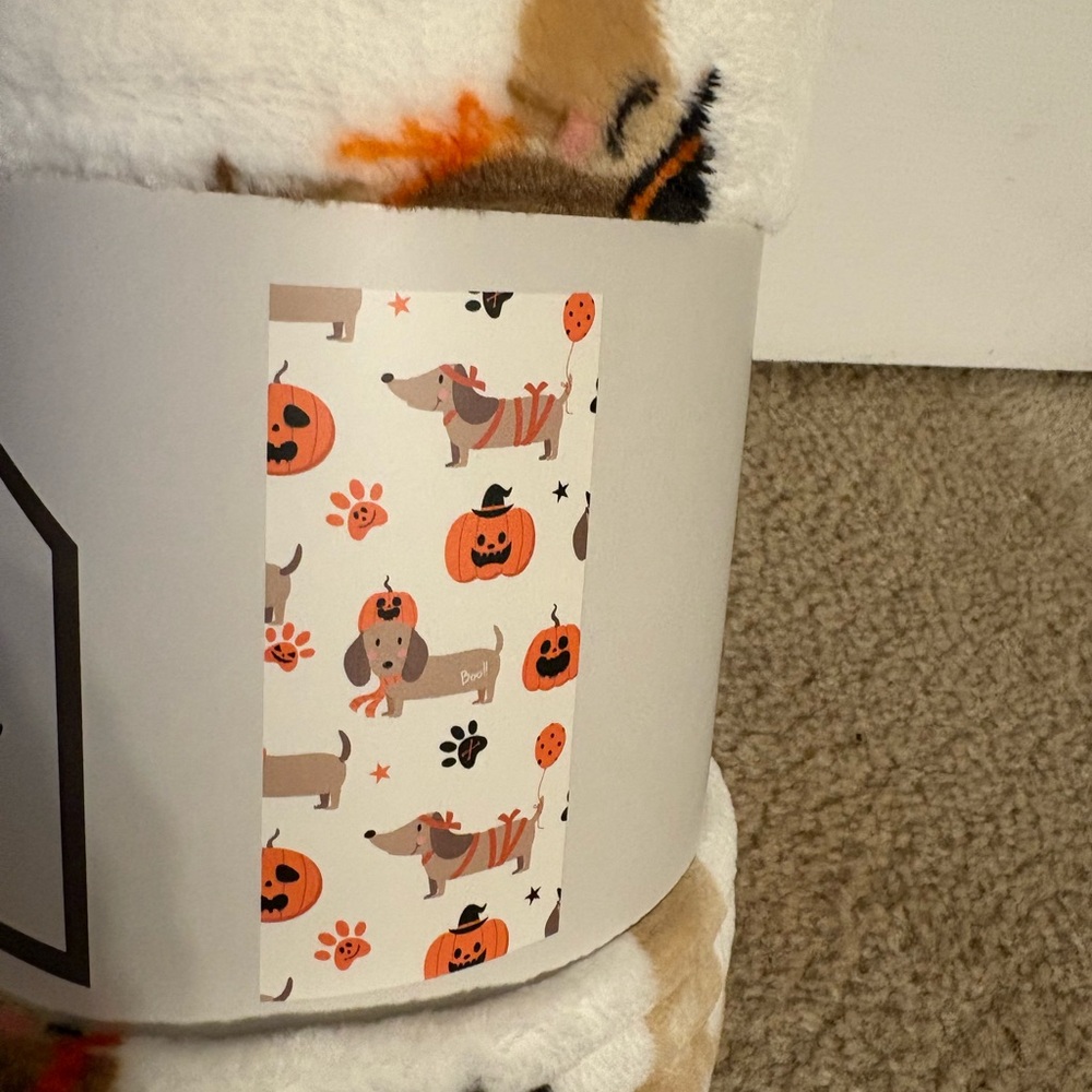 Cuddle House Plush Dachshund Throw - Picture 2 of 4